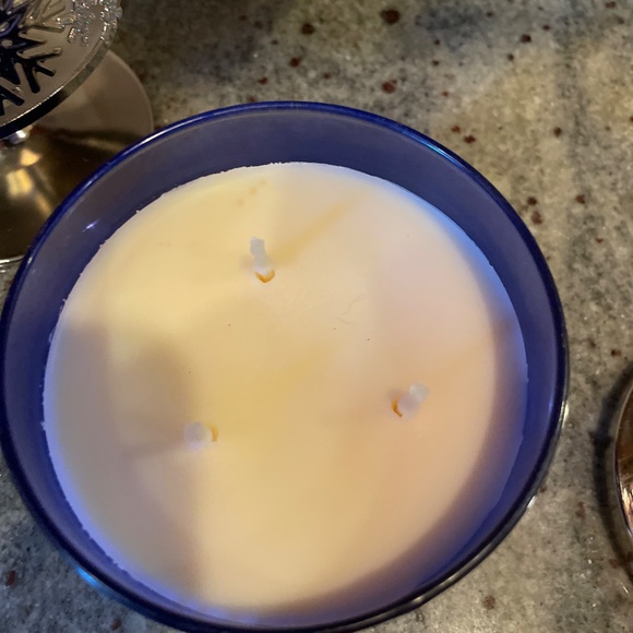 Bath & Body Works HAPPY HANUKKAH 3-Wick Jelly Donut Scent Candle & Stand NEW - Picture 4 of 12